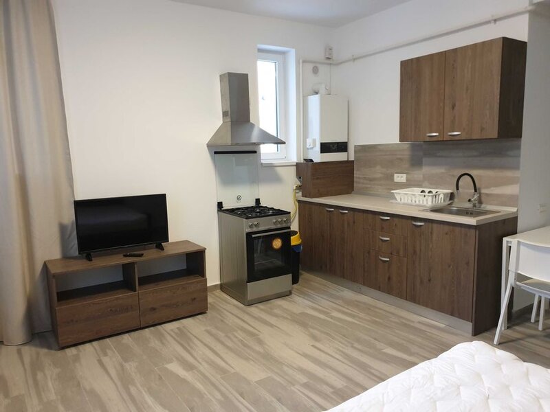 Fundeni, vis a vis de spital, Aleea Sucidava, bloc din 2020, centrala, AC